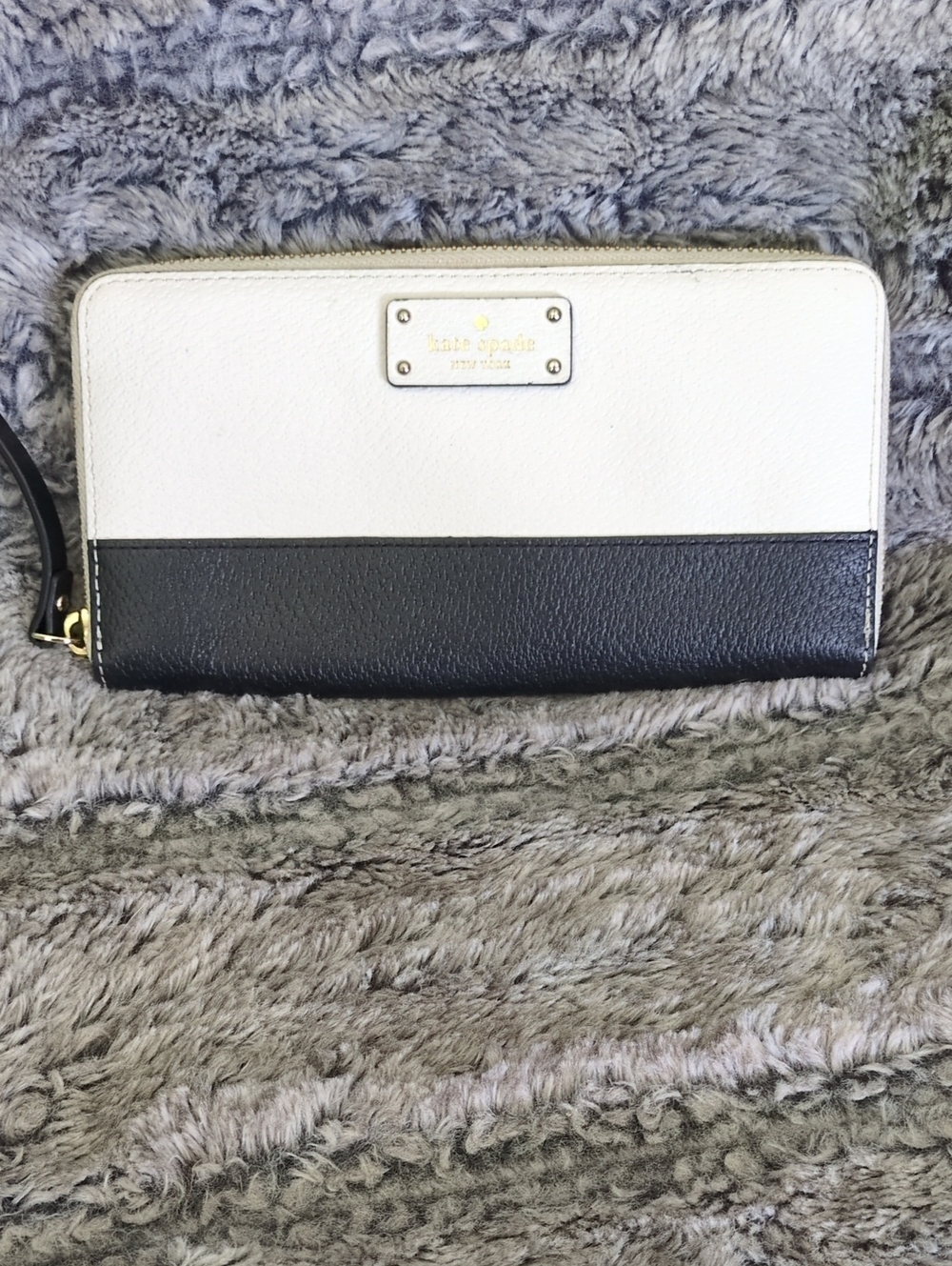 Kate Spade Grove Street Neda Black and White Colorblock Zip Wallet